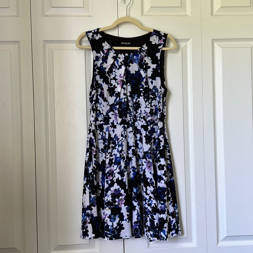 Women’s Express Sleeveless Floral Dress Size 12